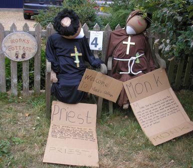 Display 4 Monks Cott